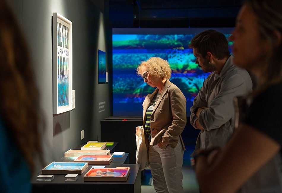 Taller fonoplàstica a l'exposició 'Plàstic. Genial o pervers?' a la Sala Barcelona del Museu Terra