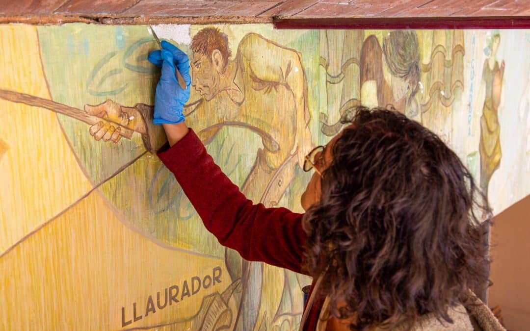 Restaurem el «Mural de les feines i oficis antics» de Llucià Navarro